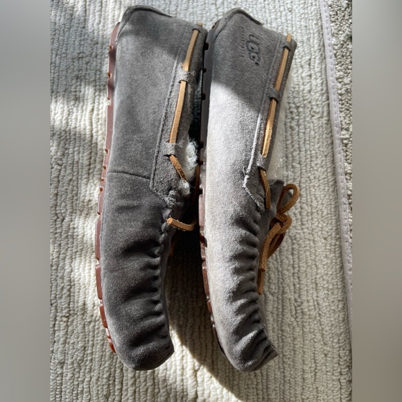 UGG Moccasin Slippers. Women’s size 10. Suede and Shearling. Indoor/outdoor.EUC - Picture 5 of 9